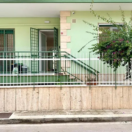 Lägenhet A Due Passi Da Bari - La Casa Della Nonna Al 39