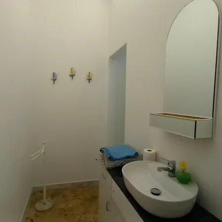 Lägenhet A Due Passi Da Bari - La Casa Della Nonna Al 39